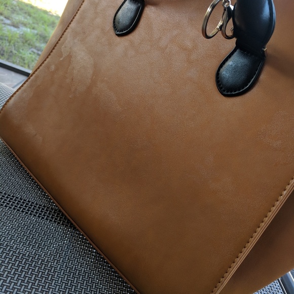 Handbag - Picture 5 of 8